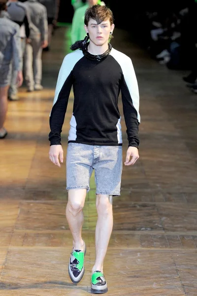 Look 31